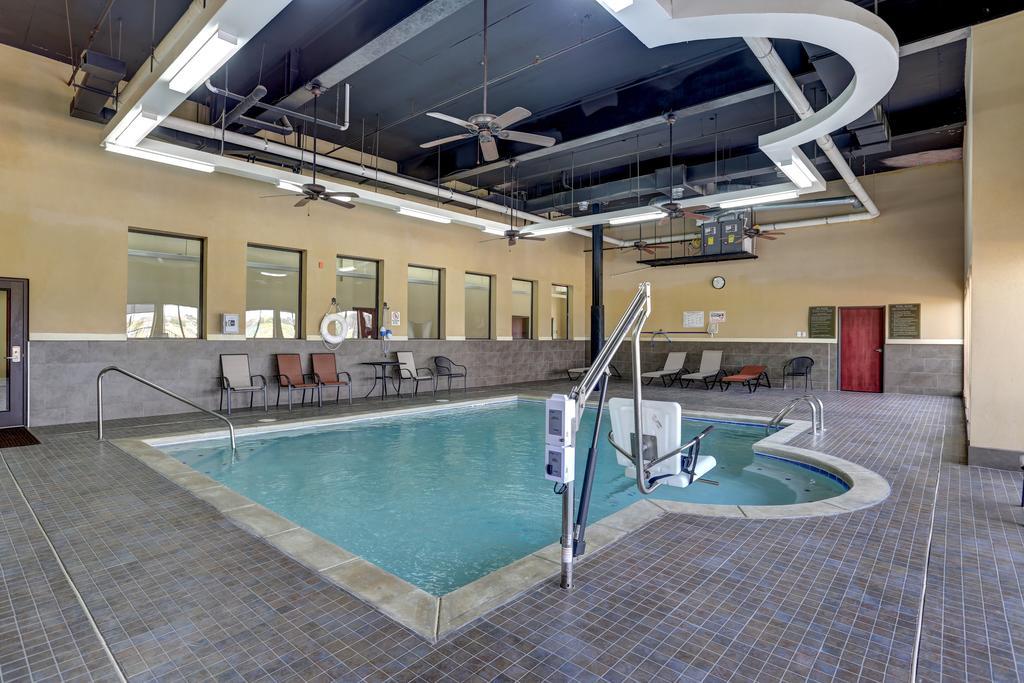 Comfort Suites Бейтсвилл Экстерьер фото
