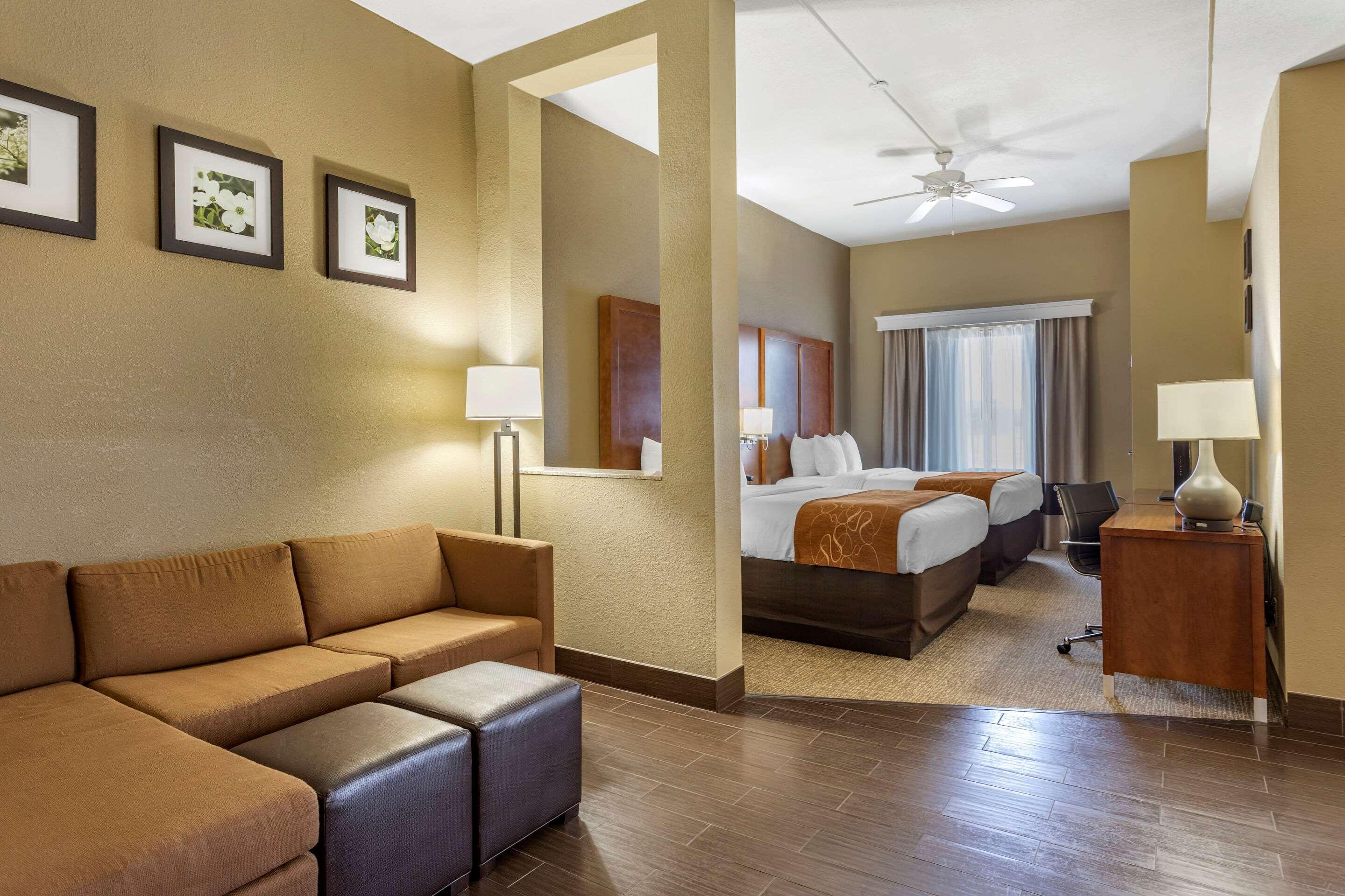 Comfort Suites Бейтсвилл Экстерьер фото
