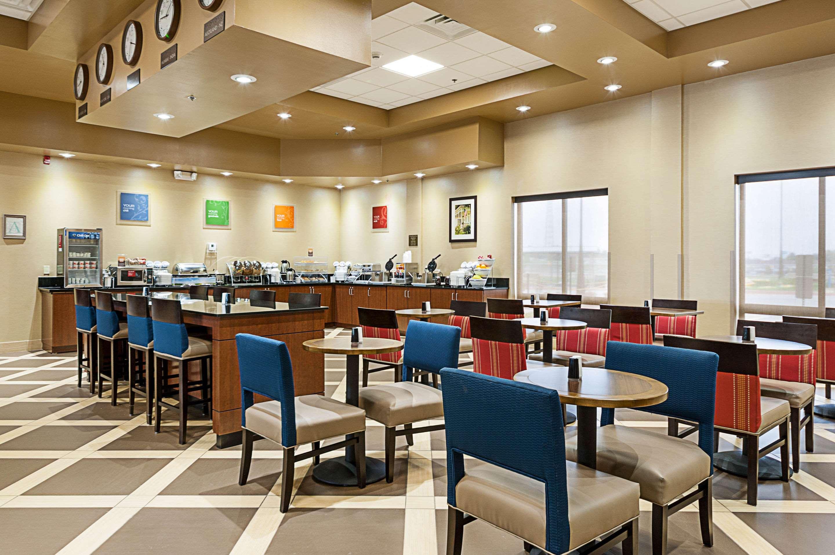Comfort Suites Бейтсвилл Экстерьер фото