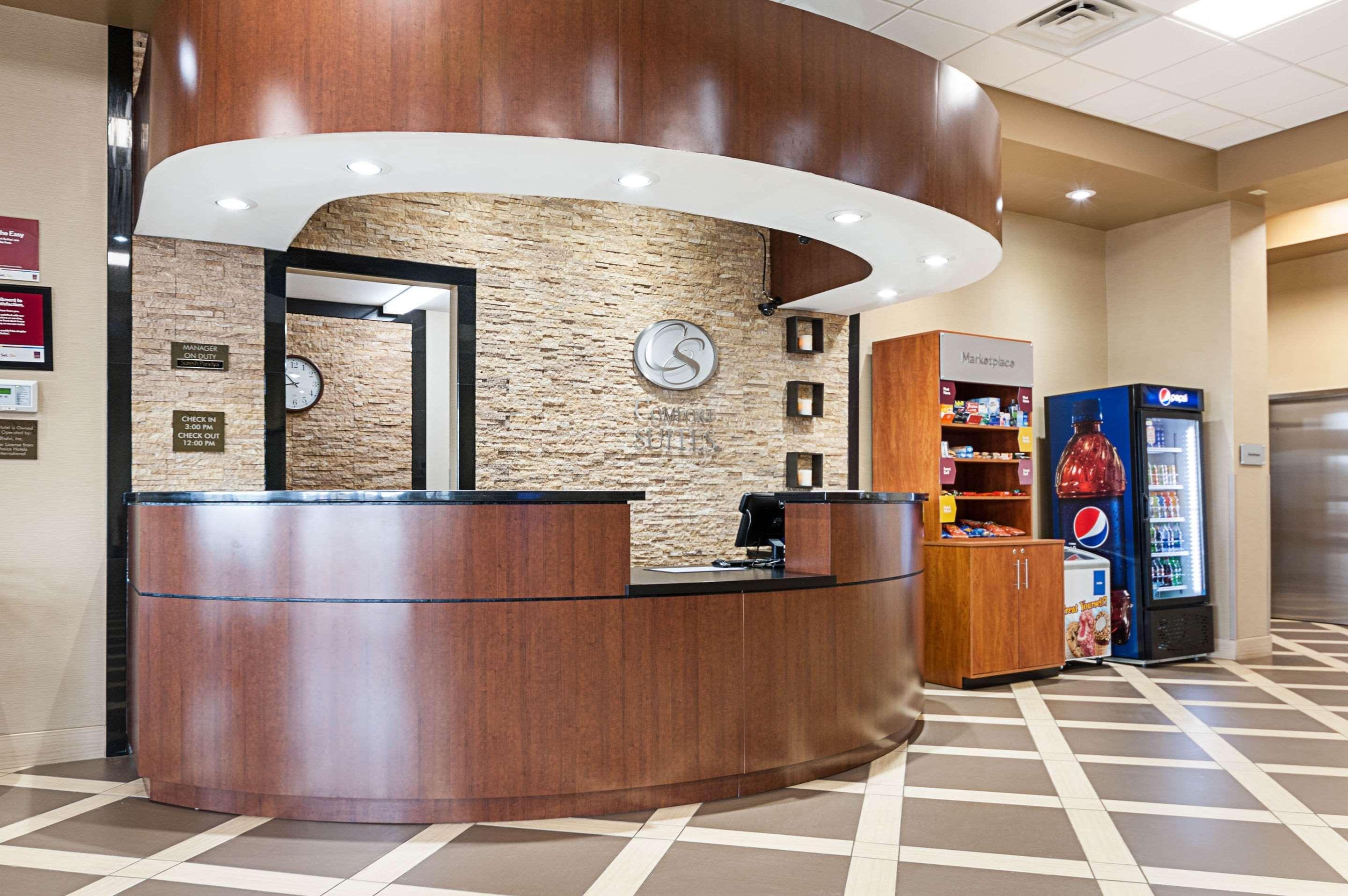 Comfort Suites Бейтсвилл Экстерьер фото