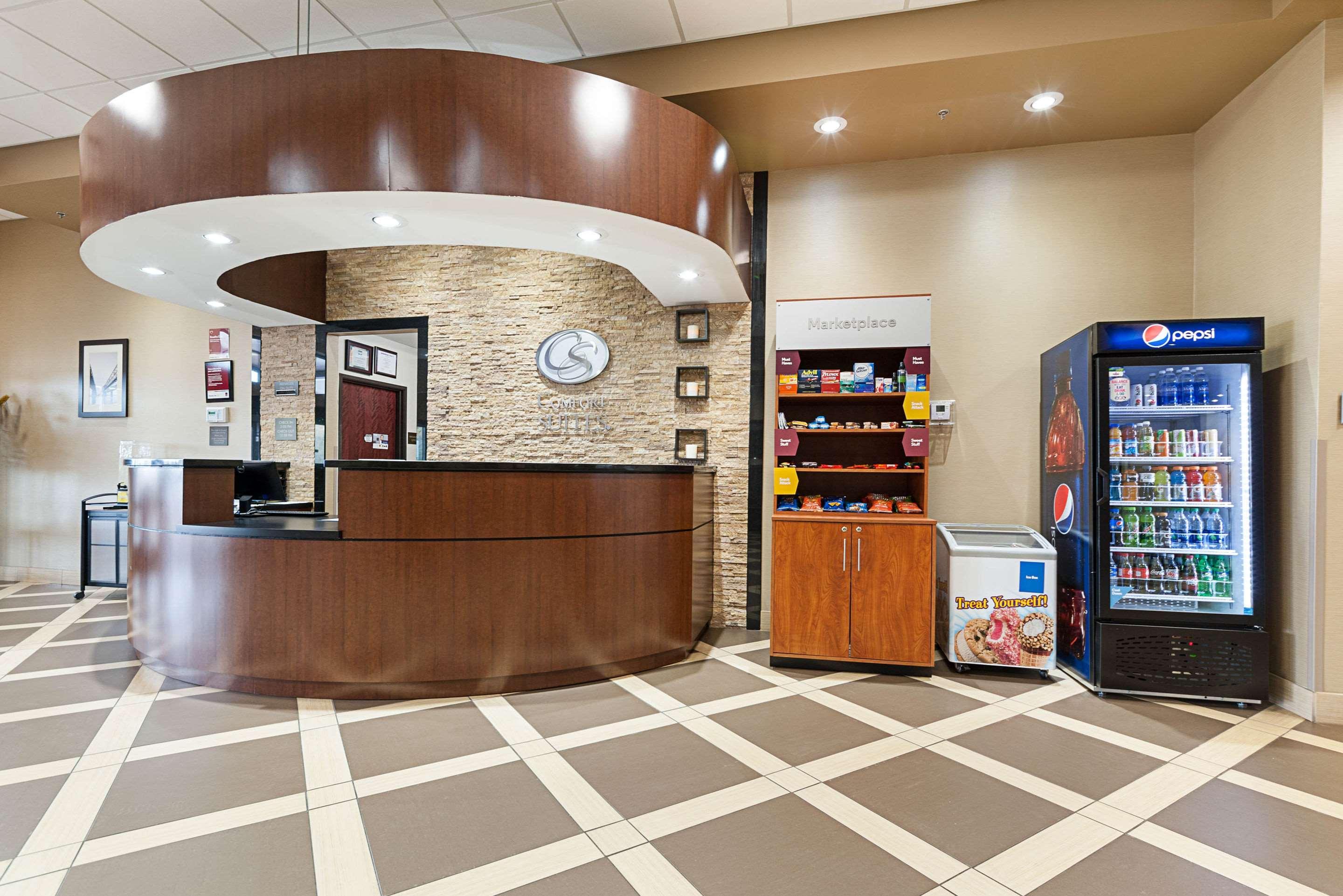 Comfort Suites Бейтсвилл Экстерьер фото