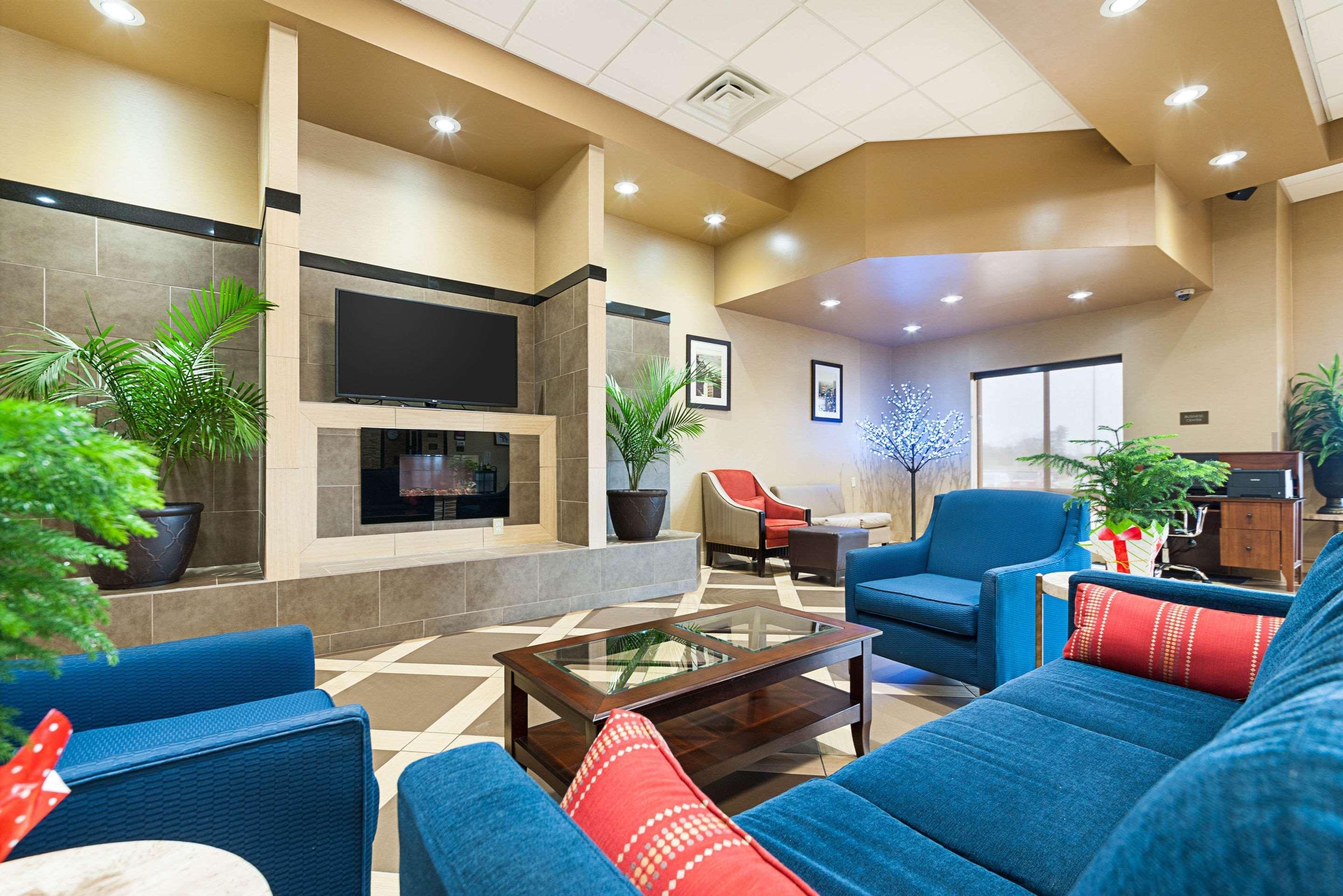 Comfort Suites Бейтсвилл Экстерьер фото