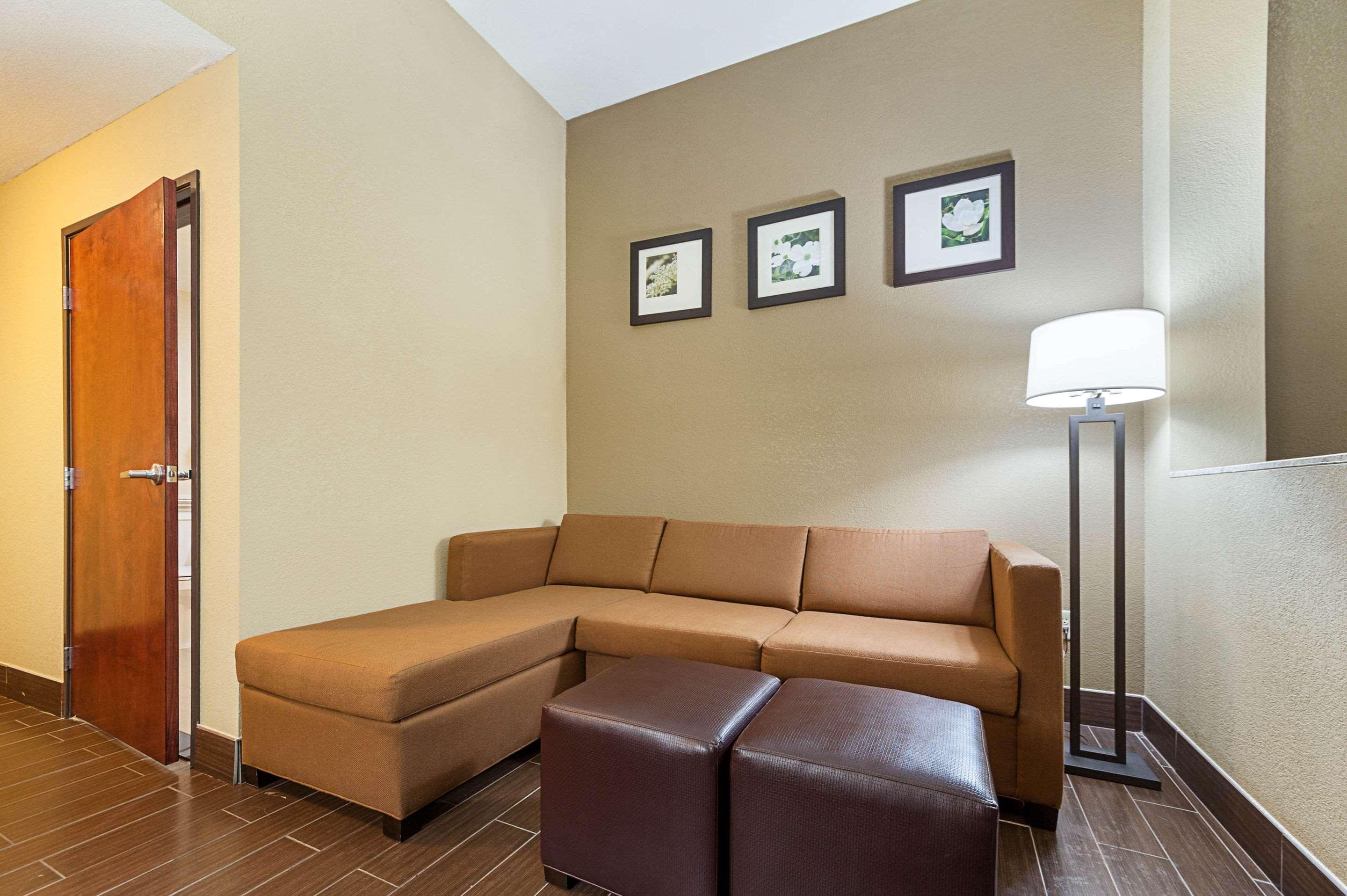 Comfort Suites Бейтсвилл Экстерьер фото