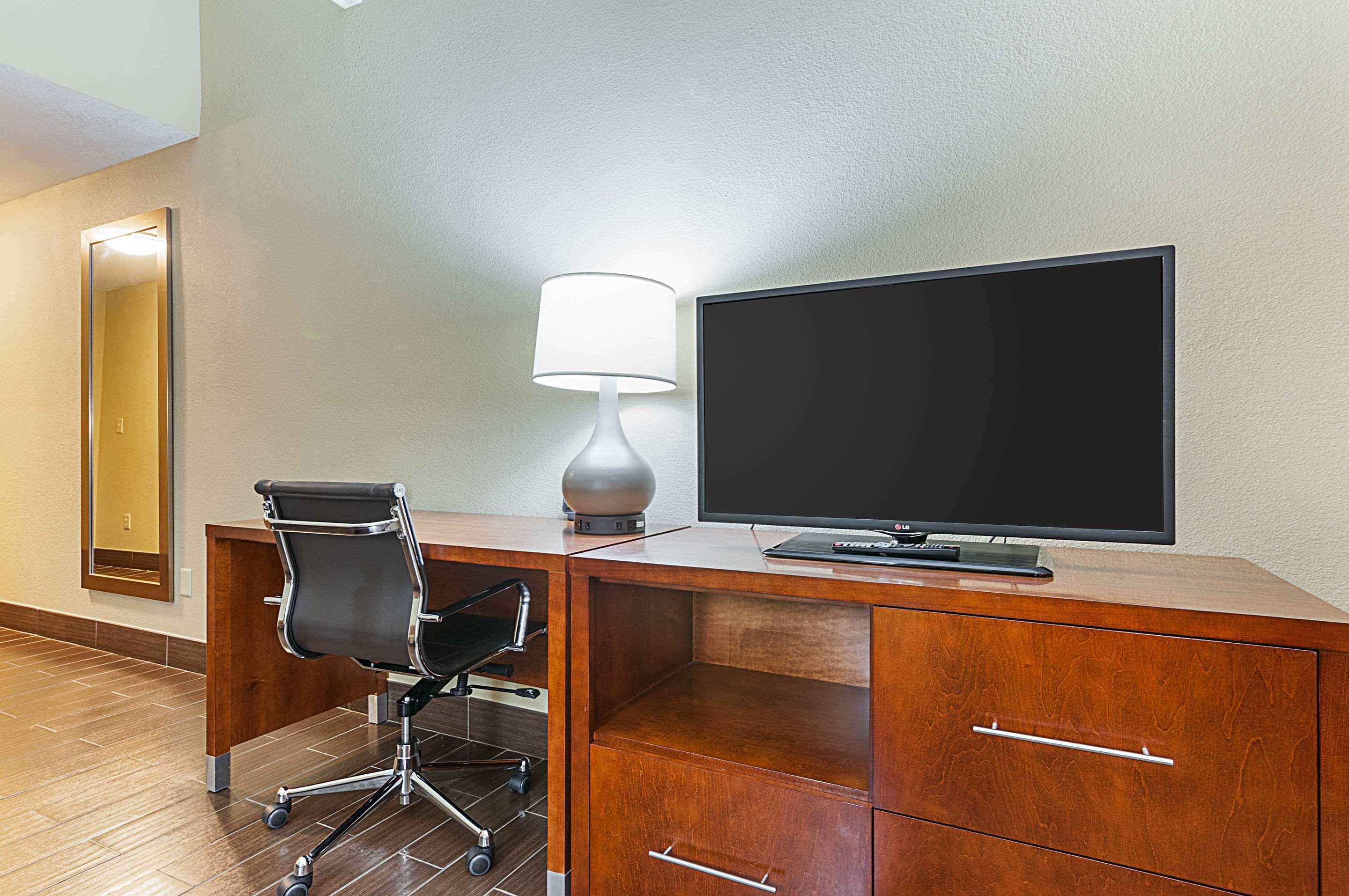 Comfort Suites Бейтсвилл Экстерьер фото