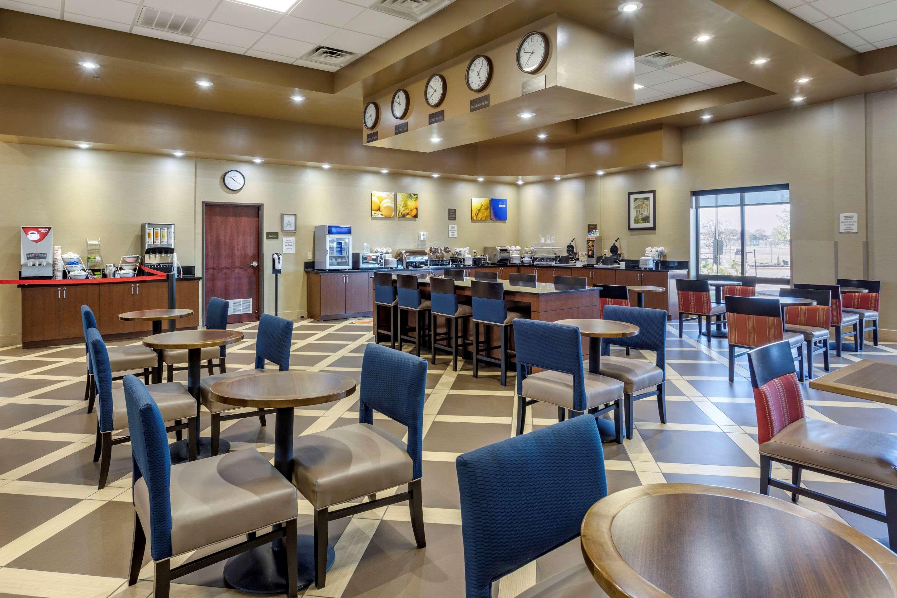 Comfort Suites Бейтсвилл Экстерьер фото