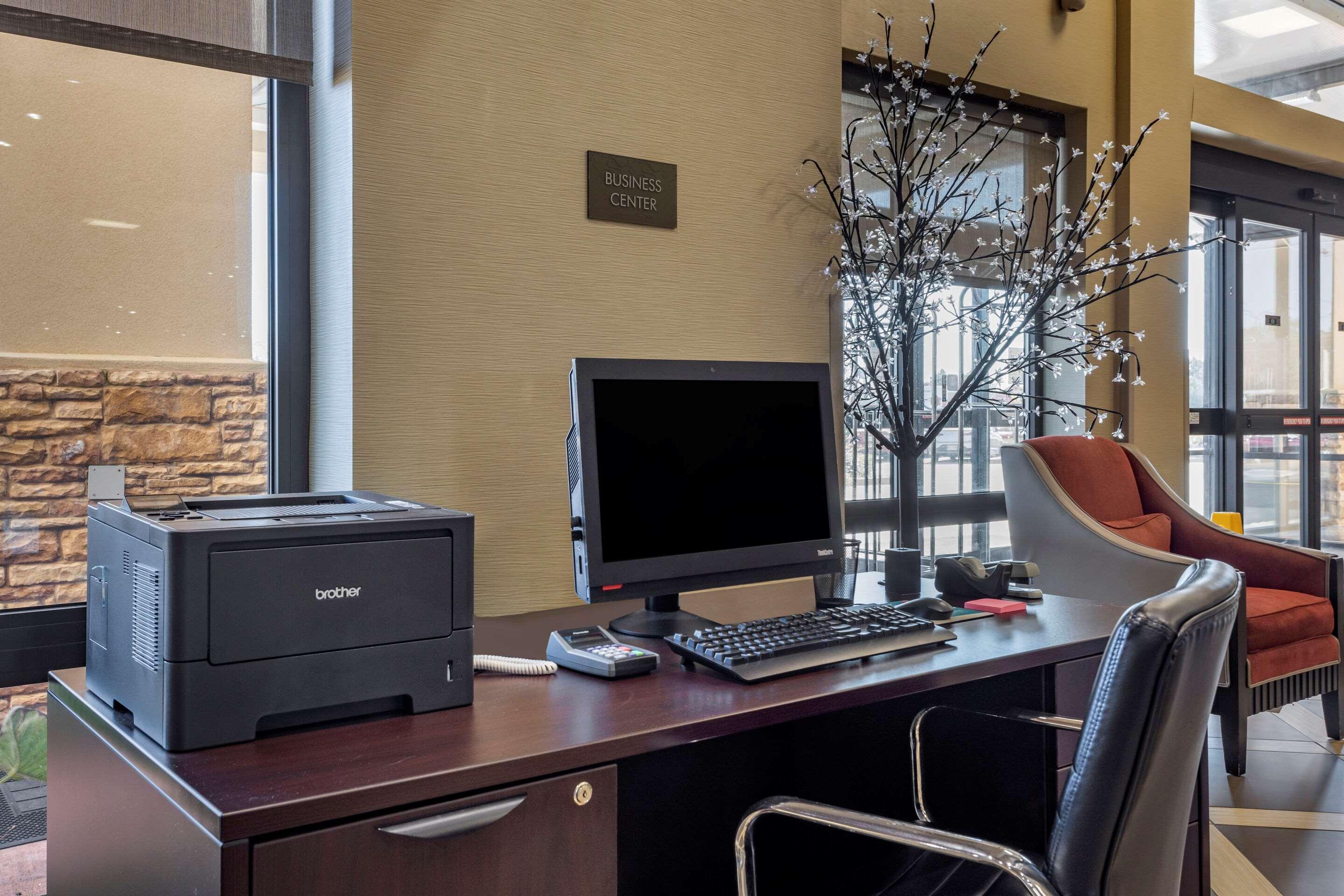 Comfort Suites Бейтсвилл Экстерьер фото